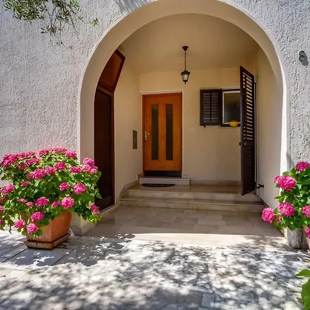 Apartment Agneza *